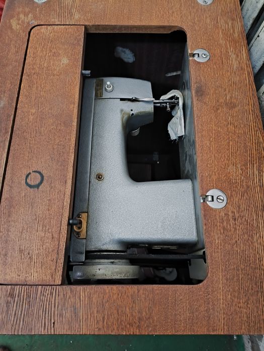 Продам швейную машину