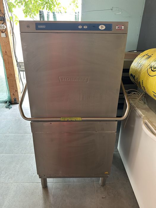 Професионална сервизирана съдомиялна HOBART 160/70