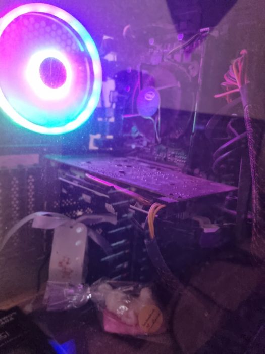 Vând MSI Nvidia GeForce Gtx 1060 3gb.