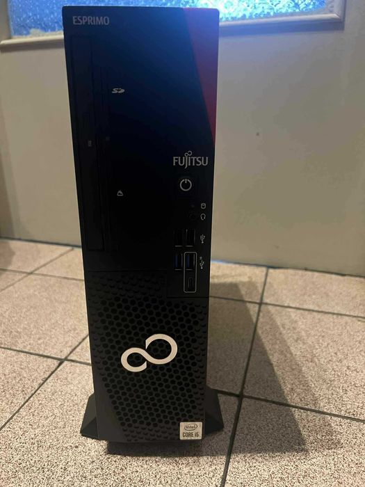 Компютър Fujitsu Esprimo D7010n Intel i5-10400 16GB RAM 512GB SSD NVme