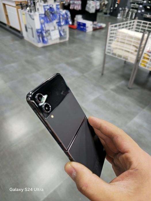 Samsung Z Flip 4