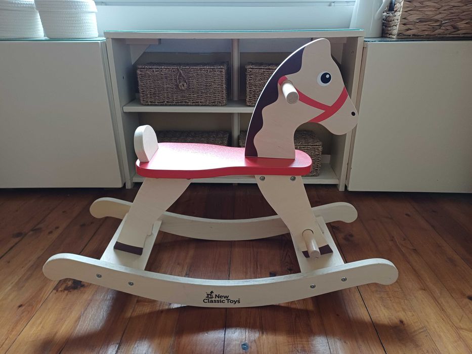 Дървено люлеещо конче