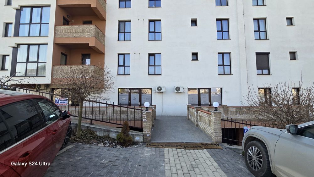 Inchiriez spatiu comercial
