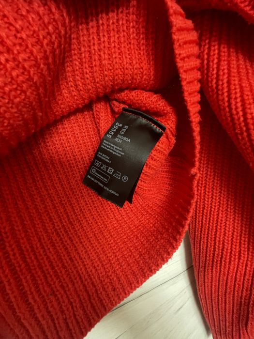 Пуловери Mango, HM, Bershka