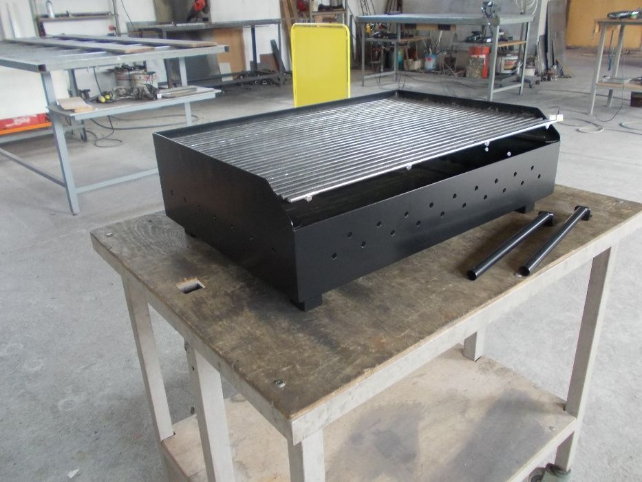 Скара - Барбекю на дърва и дървени въглища 80 €