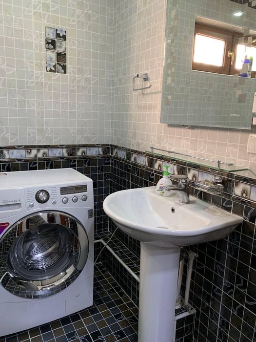 Продаётся 5-комн квартира