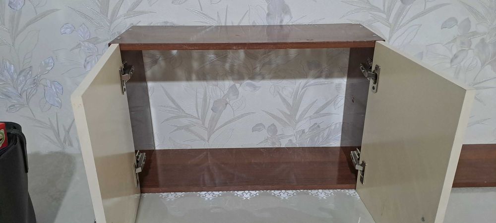 Полка в хорошем состоянии