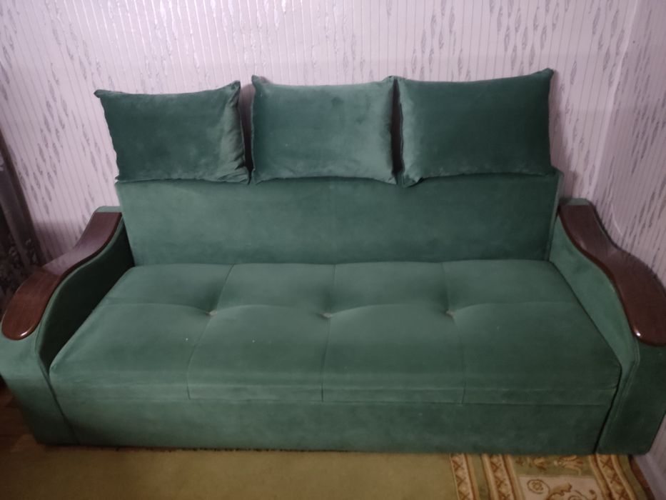 Диван в хорошем состоянии