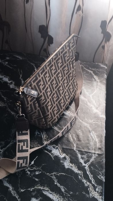 Сумочка Фенди новая