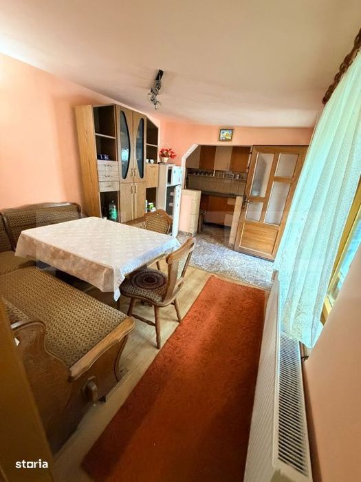 Casa de vanzare, 5 camere, 175 mp, Sercaita-Brasov