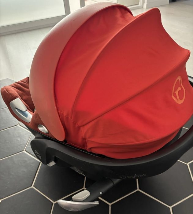 Scoica auto Cybex cu baza izofix