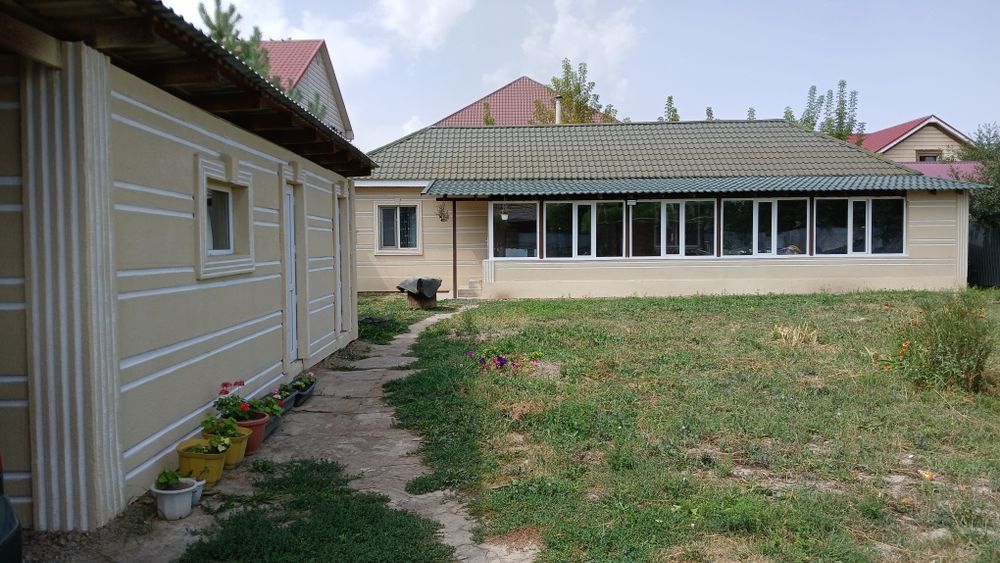 Продаётся дом из 3 комнат 8сот земли