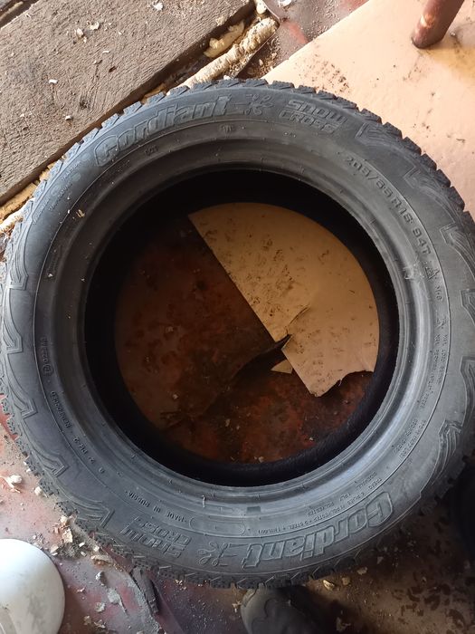 Продам змние шипованные шины