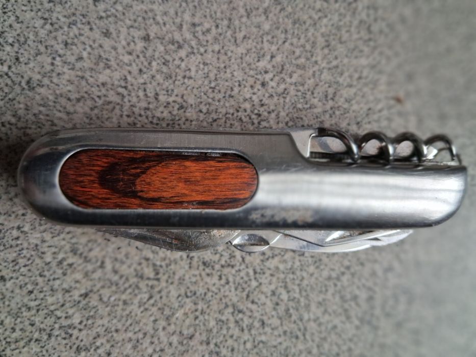 Джобно ножче комбинирано тип"швейцарско"