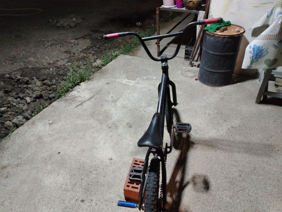 Vând bmx negociabil