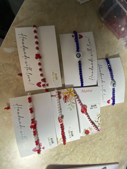 Martisoare cu elemente din aur de 14 k