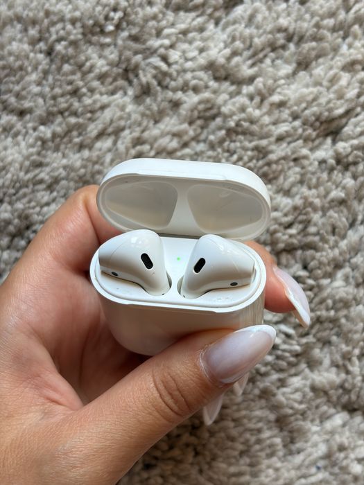 Apple wireless airpods 2
