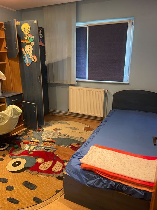 Inchiriez ap 2 camere zona centrala  mobilat  si  utilat    solocit seriozite PRETU ESTE  DE  300. DE EURO   + 300  EURO  GAR   EXCLUS  INTERMEDIARI
