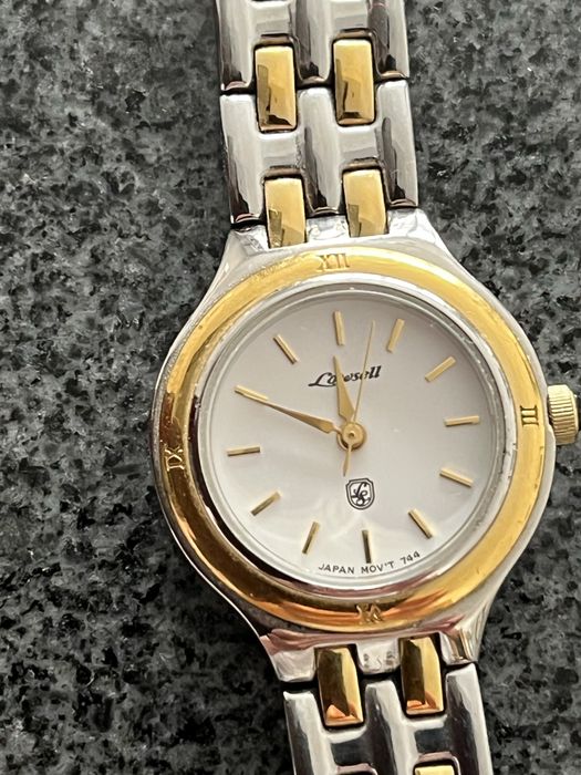 Дамски електронен часовник Lowsell.