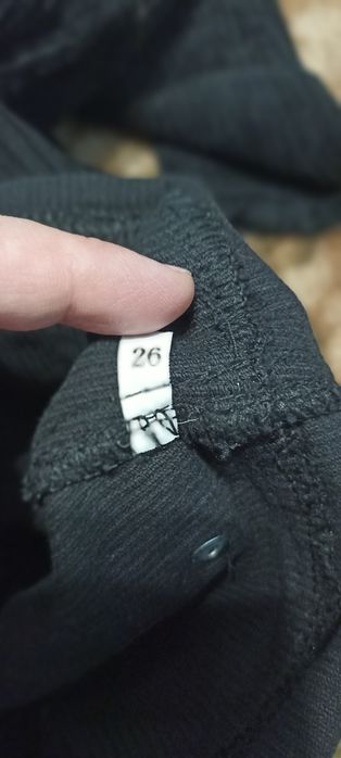 Продам джинсы -брюки на девочку новые