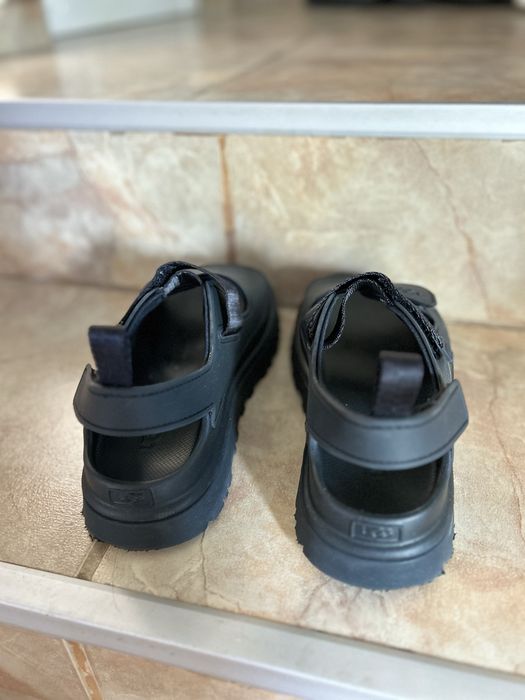 Сандали за момиче UGG