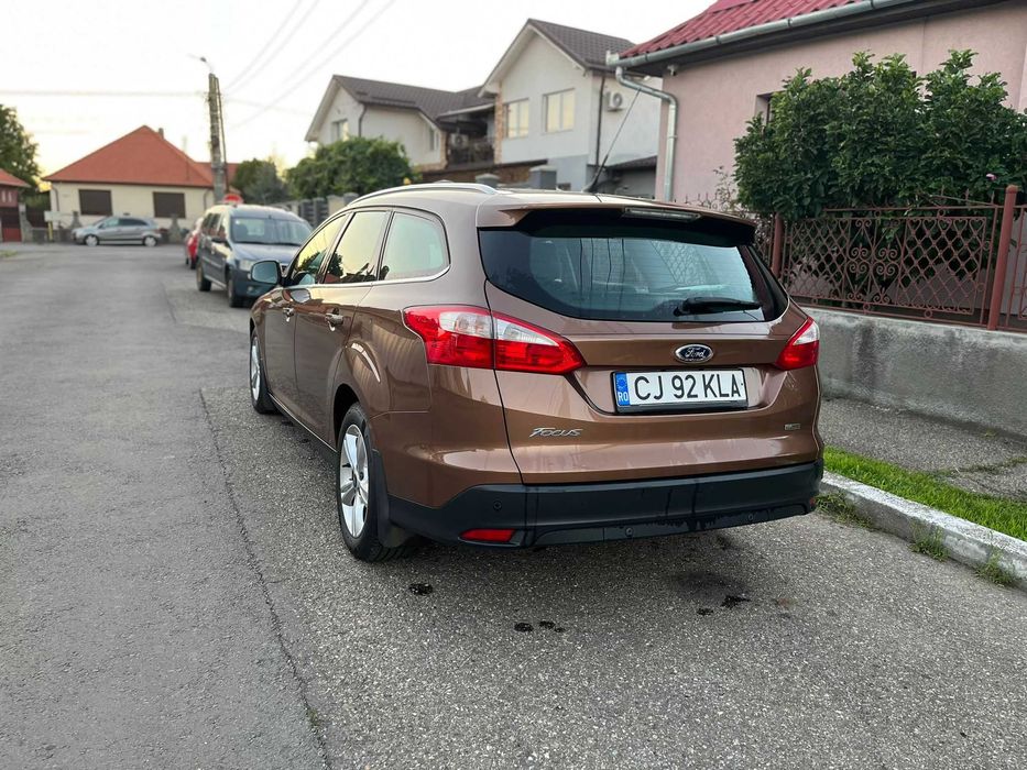 Vând Ford Focus.