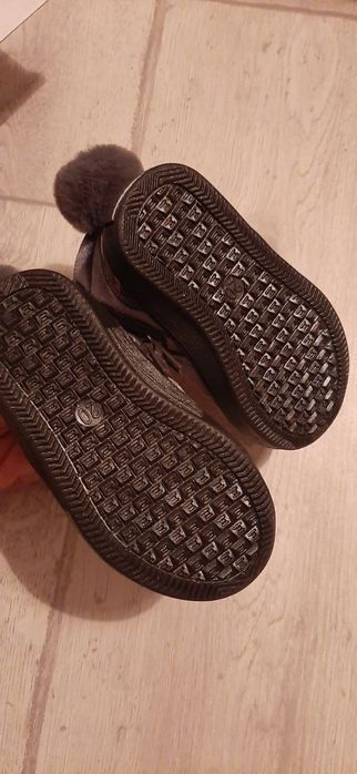 Нови обувки Chicco- н.20 + подарък ботушки