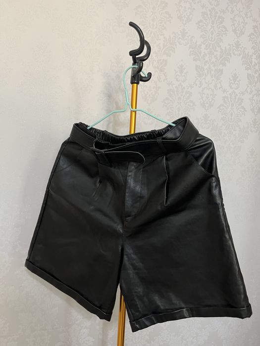 Новые кожаные шорты