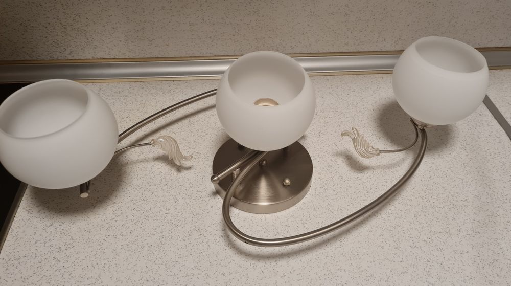 Абажур полилей за таван