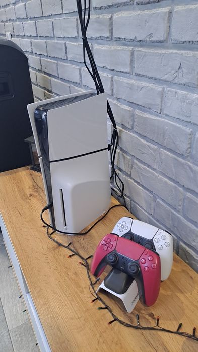 Продам срочно Soni ps5 slim