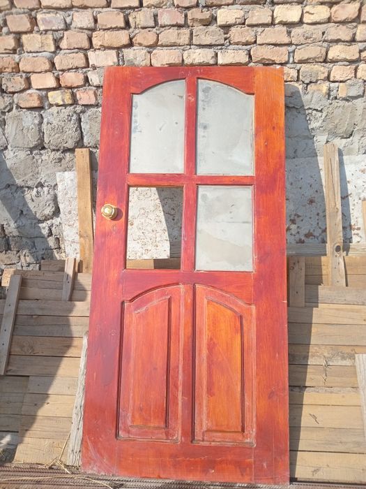 Двери б/у. продам.