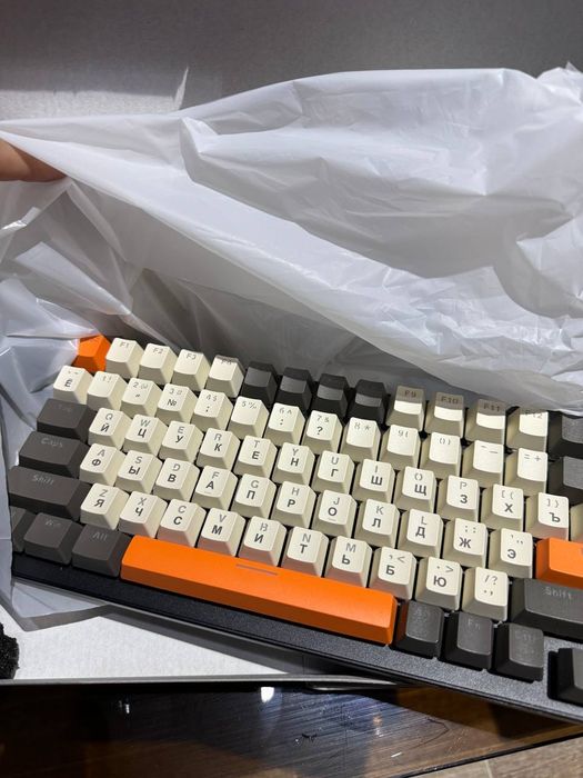 Клавиатура и мышка новый оригинальный