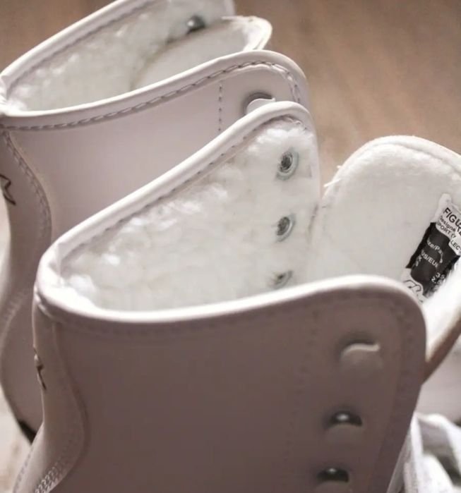 Продам  коньки для девочки