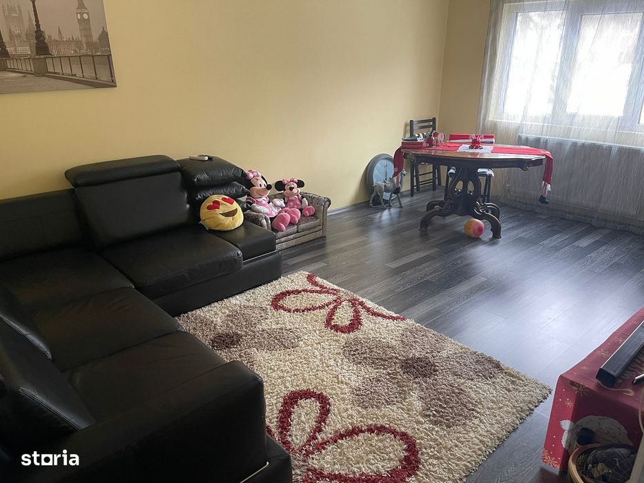 Apartament cu 3 camere decomandate, Obcini