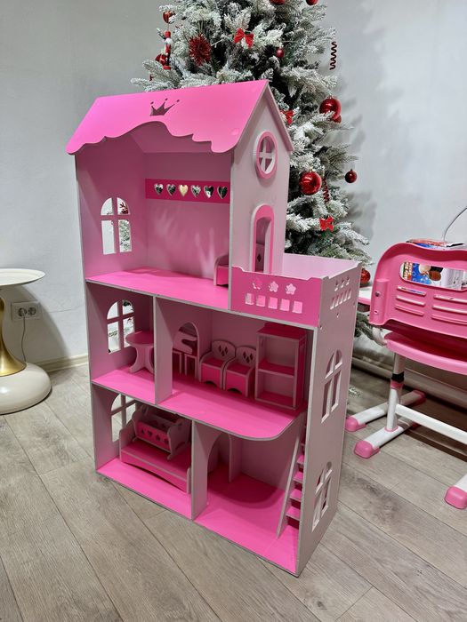 Домик для кукол с мебелью на подарок для девочки