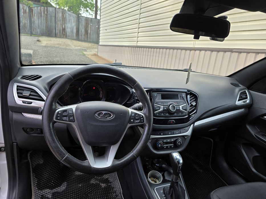 Продам lada vesta sw cross