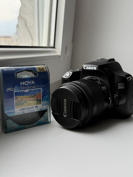Фотоаппарат Canon 250D