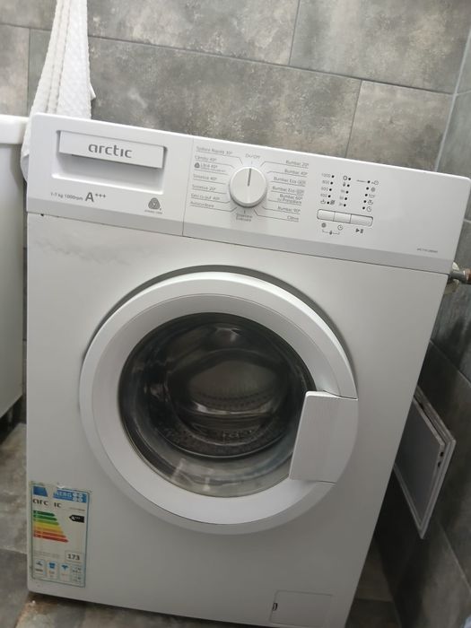 Mașină de spălat rufe ARCTIC 7 kg