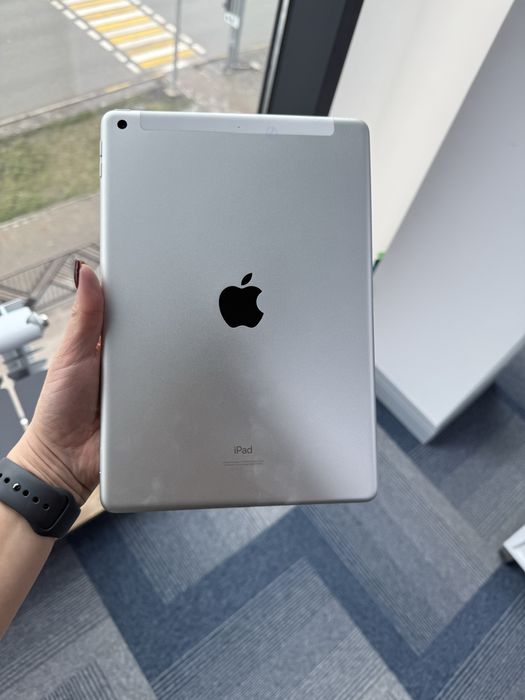 Продается  Ipad 8