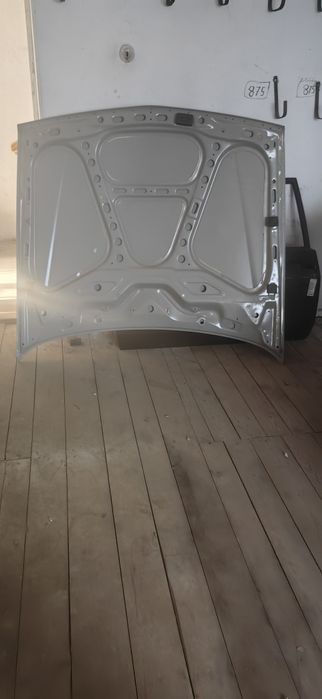 Капот Audi 100 C3