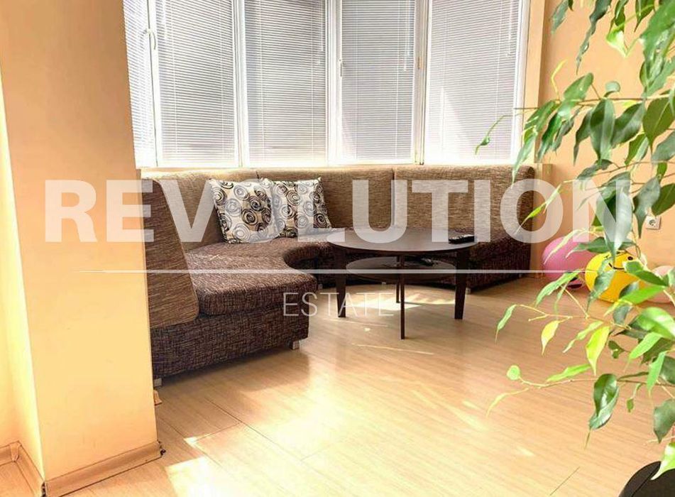 Дава се под наем Двустаен апартамент в Варна, Цветен квартал - 60 кв.м за 350 € - Снимка #3