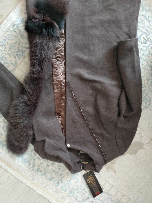 Продам пальто весна осень.