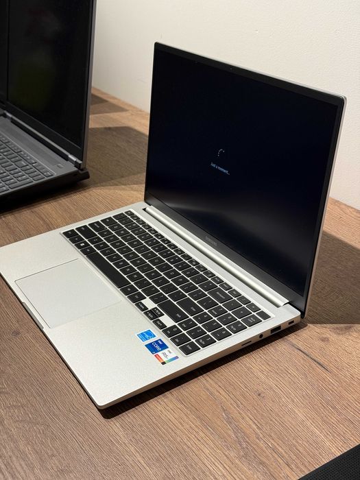 Samsung Galaxy Book 3 15.6" FHD Intel i7 16GB 512GB Win11 Silver