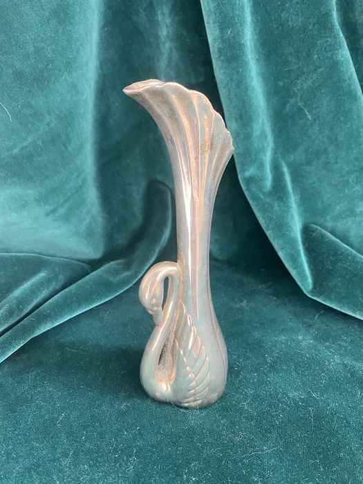 Скулптури каменни кучета, глава на слон, коне, котка Бастет, фигури