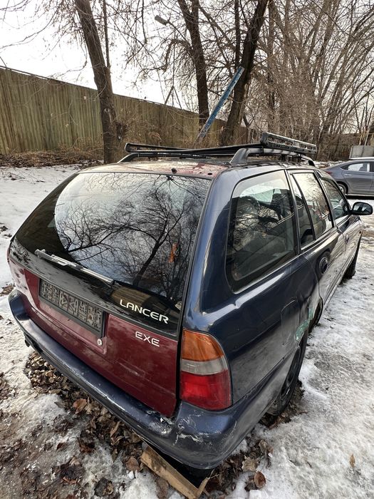Продам машину Mitsubishi Lancer