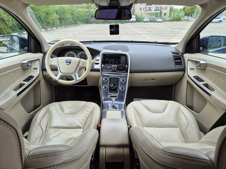 Volvo XC60 4x4 2012 2.4 D5 215 CP euro 5 automata / RATE fara avans