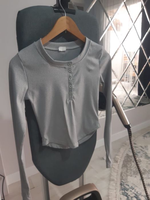 Көйлек, шалбар сатылады.