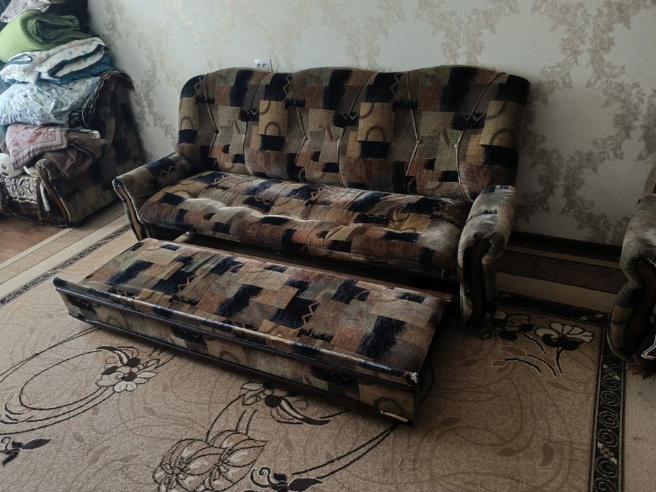Продам диван б/у самовывоз