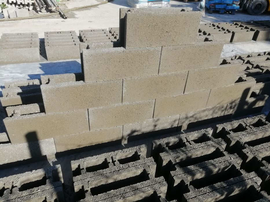 Producător bolțari de beton pentru fundații și zidit