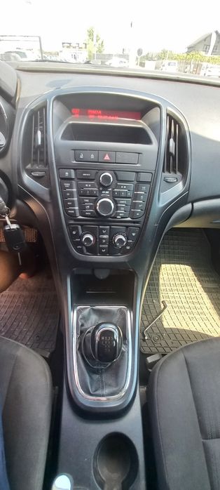 Vând Astra J Sport Tourer EcoFlex